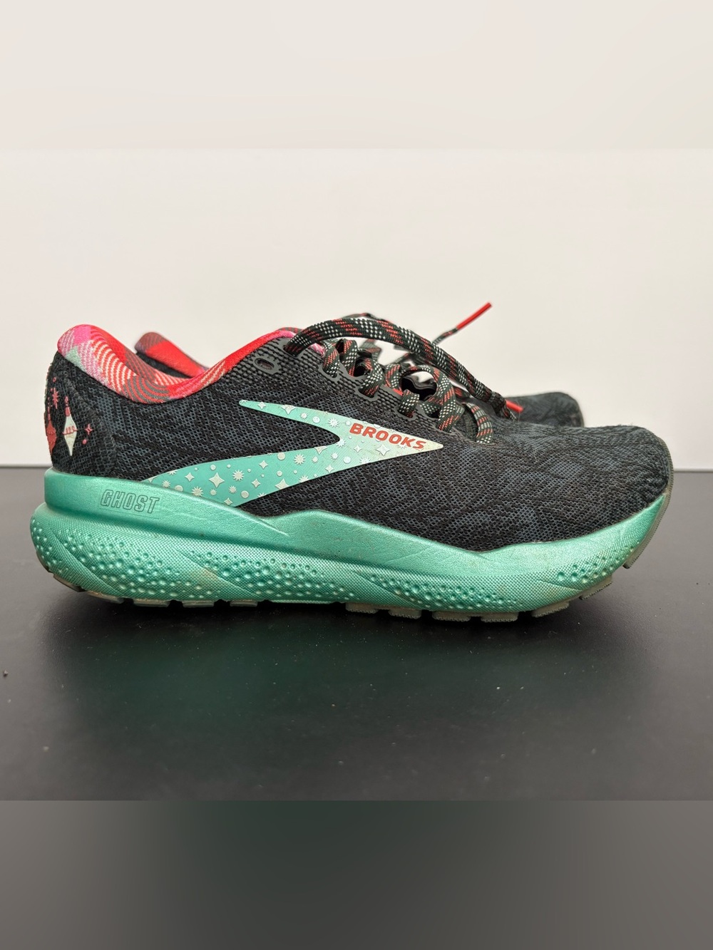 Brooks Ghost 16 Run Merry Limited Edition Christmas Women's Running Shoes Size 5